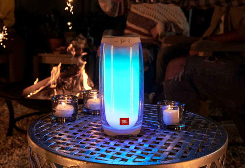 Loa JBL có đèn LED là sự kết hợp ấn tượng giữa chất lượng âm thanh và hiệu ứng ánh sáng Loa JBL có đèn LED là sự kết hợp ấn tượng giữa chất lượng âm thanh và hiệu ứng ánh sáng
