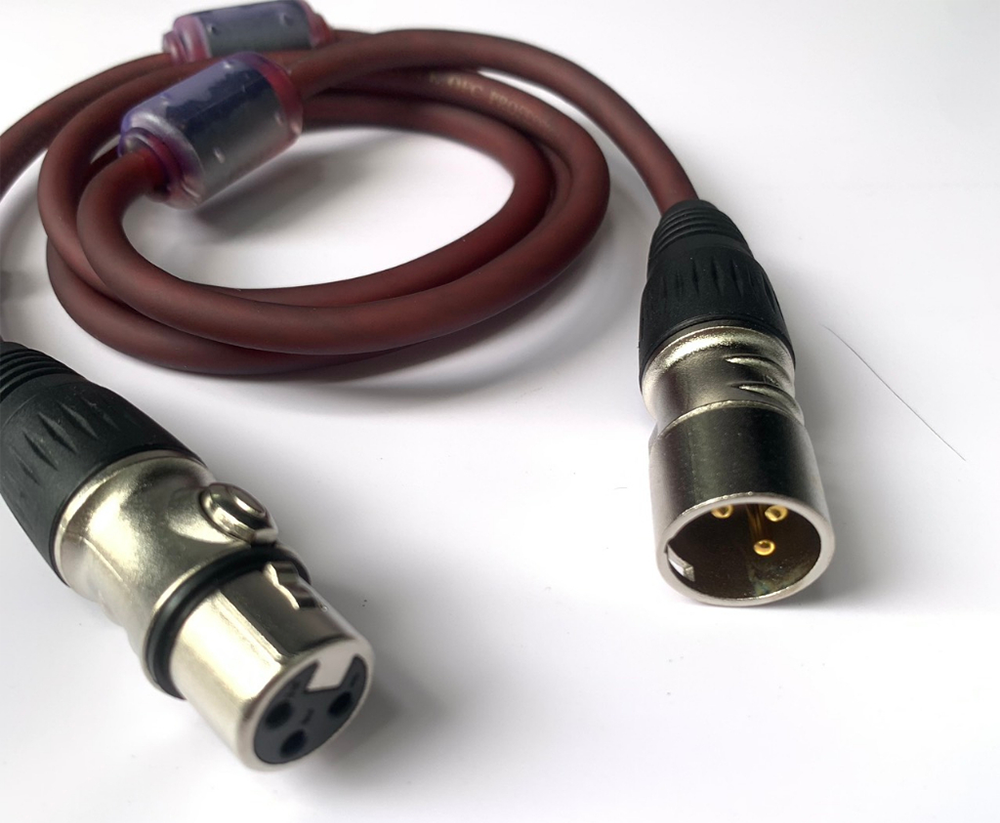 Thiết kế 2 đầu đực và cái với khoá latch chắc chắn
