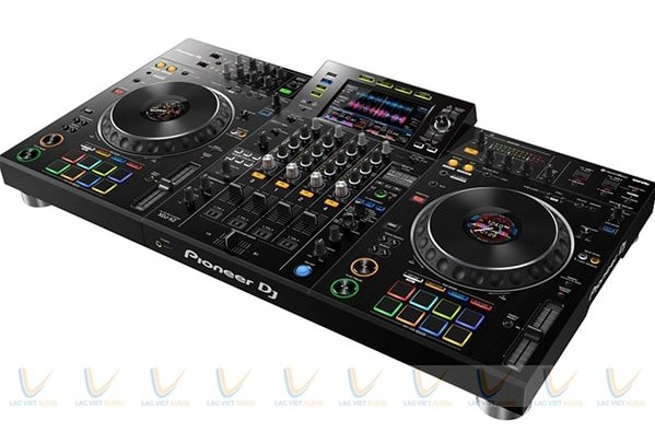 Bàn mixer DJ với thiết kế 2 bàn xoay và 1 bàn điều khiển
